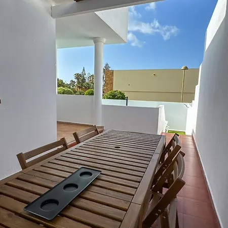 Surf And House קורלחו
