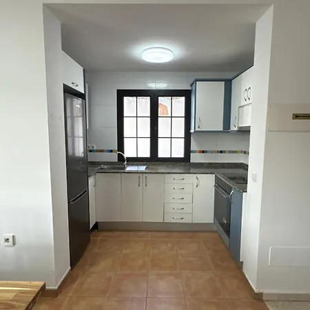 Pensión Surf And House *