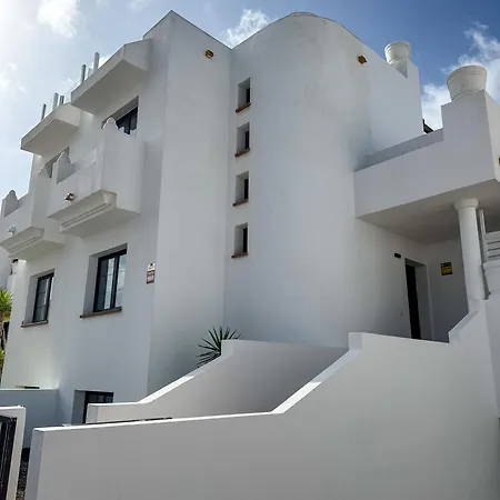 Surf And House Pensión *