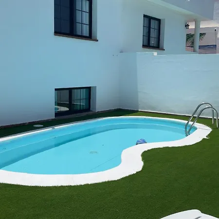 Guest house Surf And House *