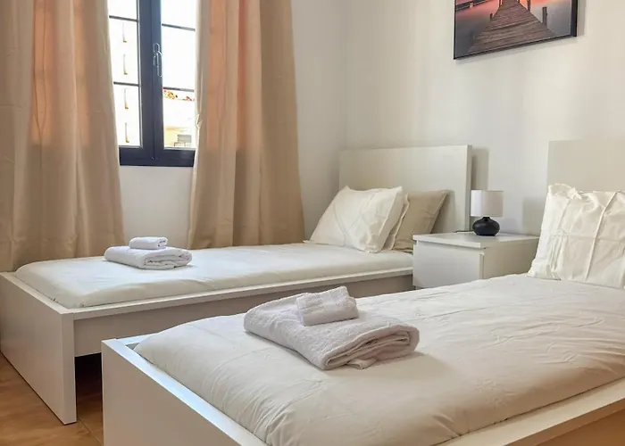 Surf And House בית הארחה *