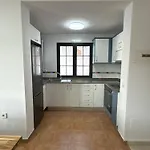 Guest house Surf And House *